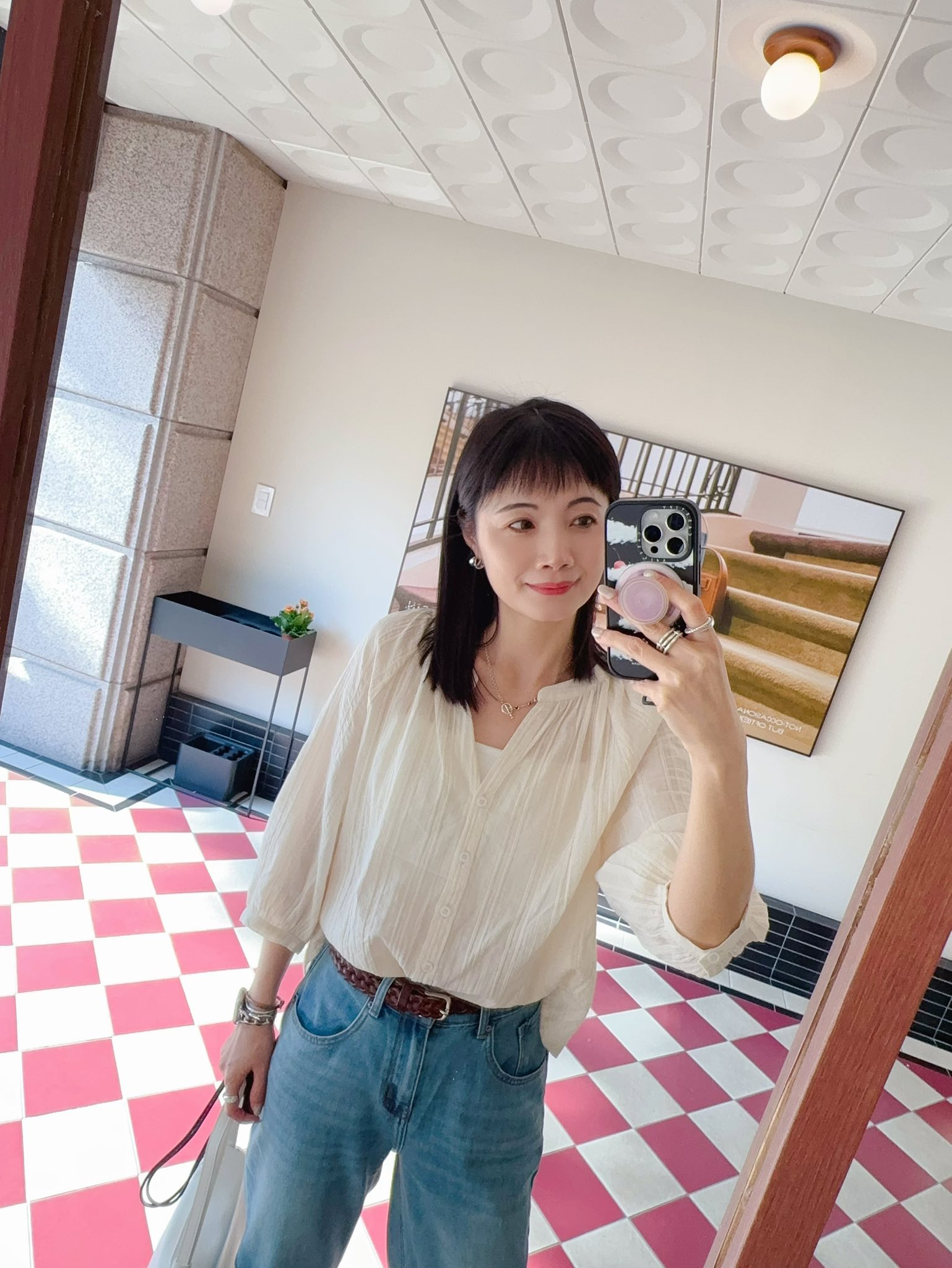 B41.小臉V領緹花上衣
