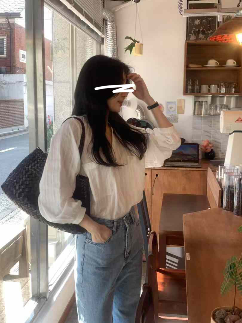A14.韓國大口袋造型緹花蓬袖上衣