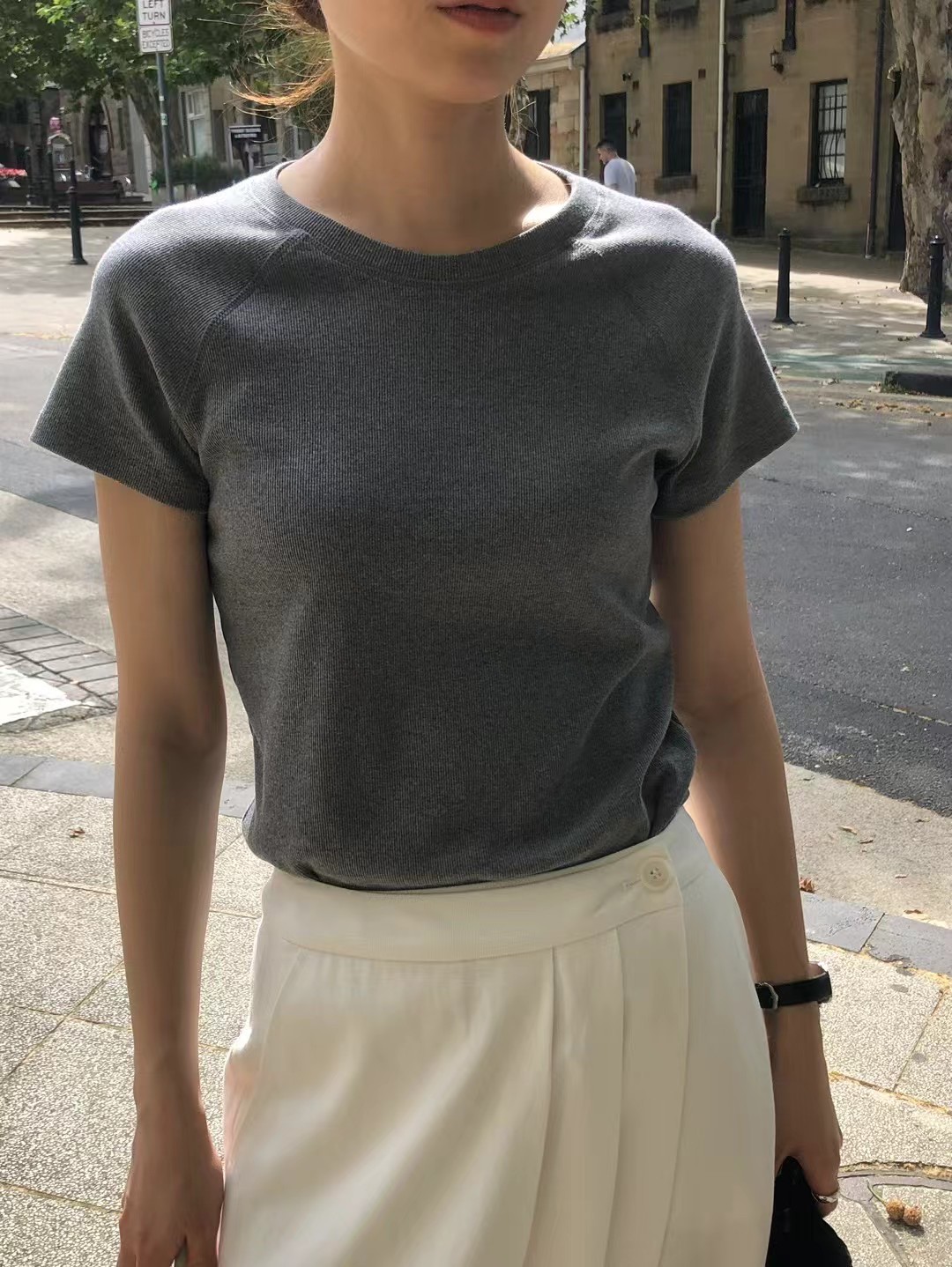A108.顏值家顯瘦俐落基本TEE