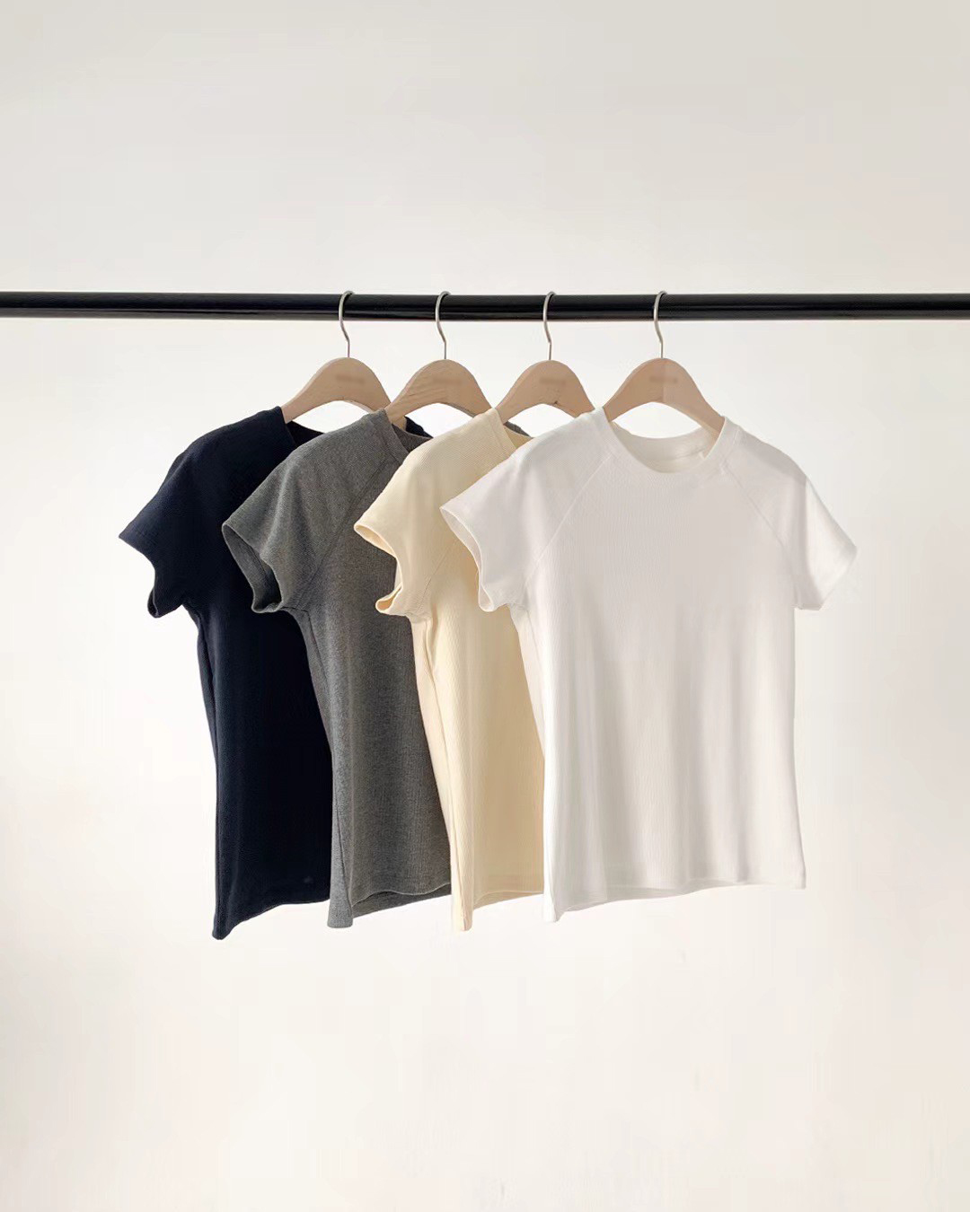 A108.顏值家顯瘦俐落基本TEE