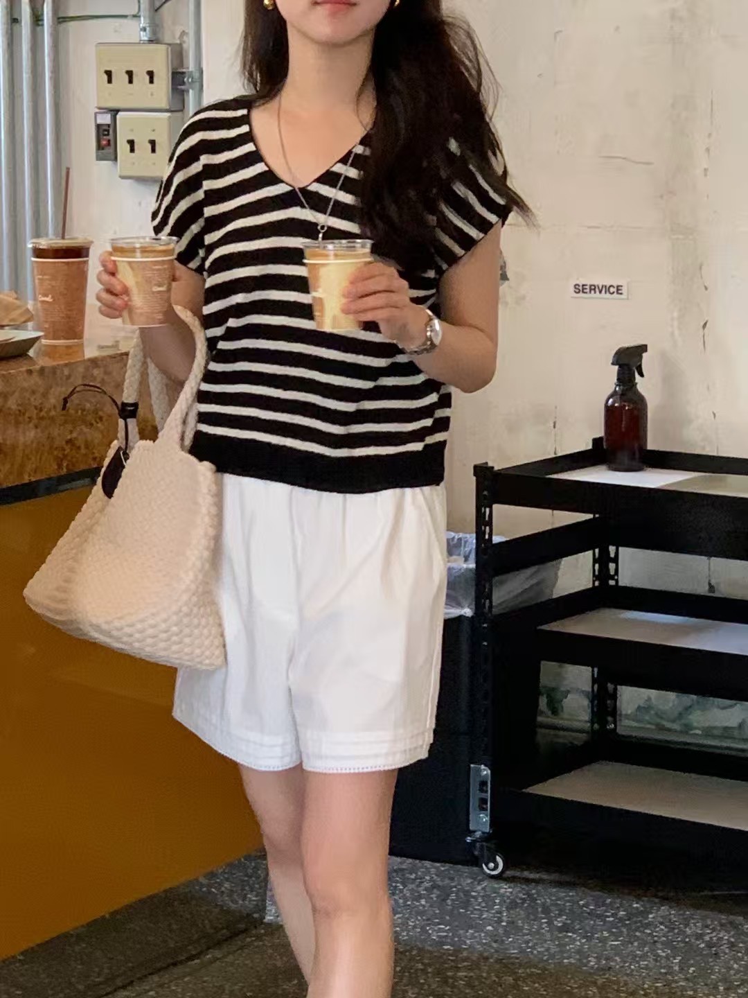 A70.清爽家V領亞麻落肩條紋上衣