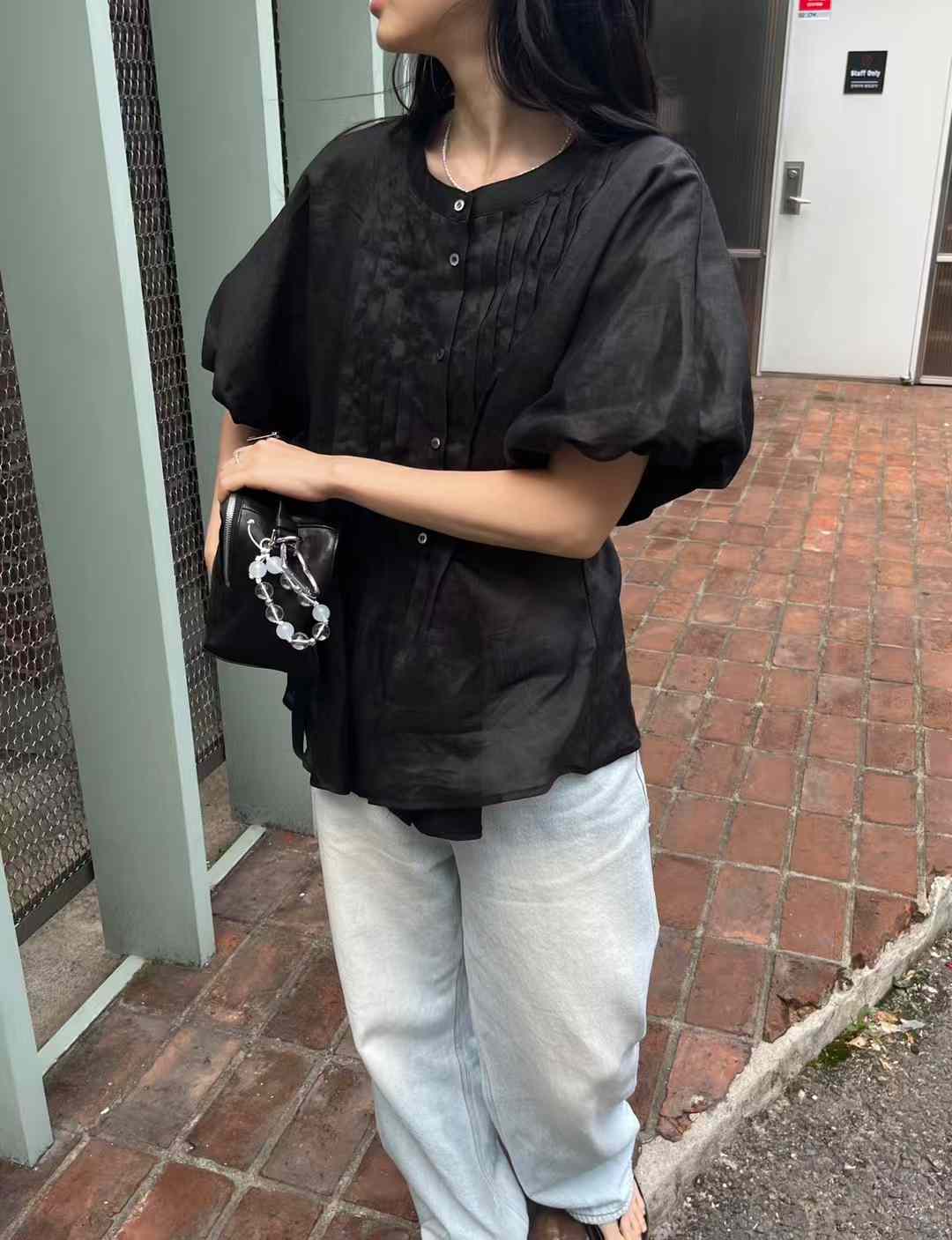 B11.初夏澎袖壓褶上衣