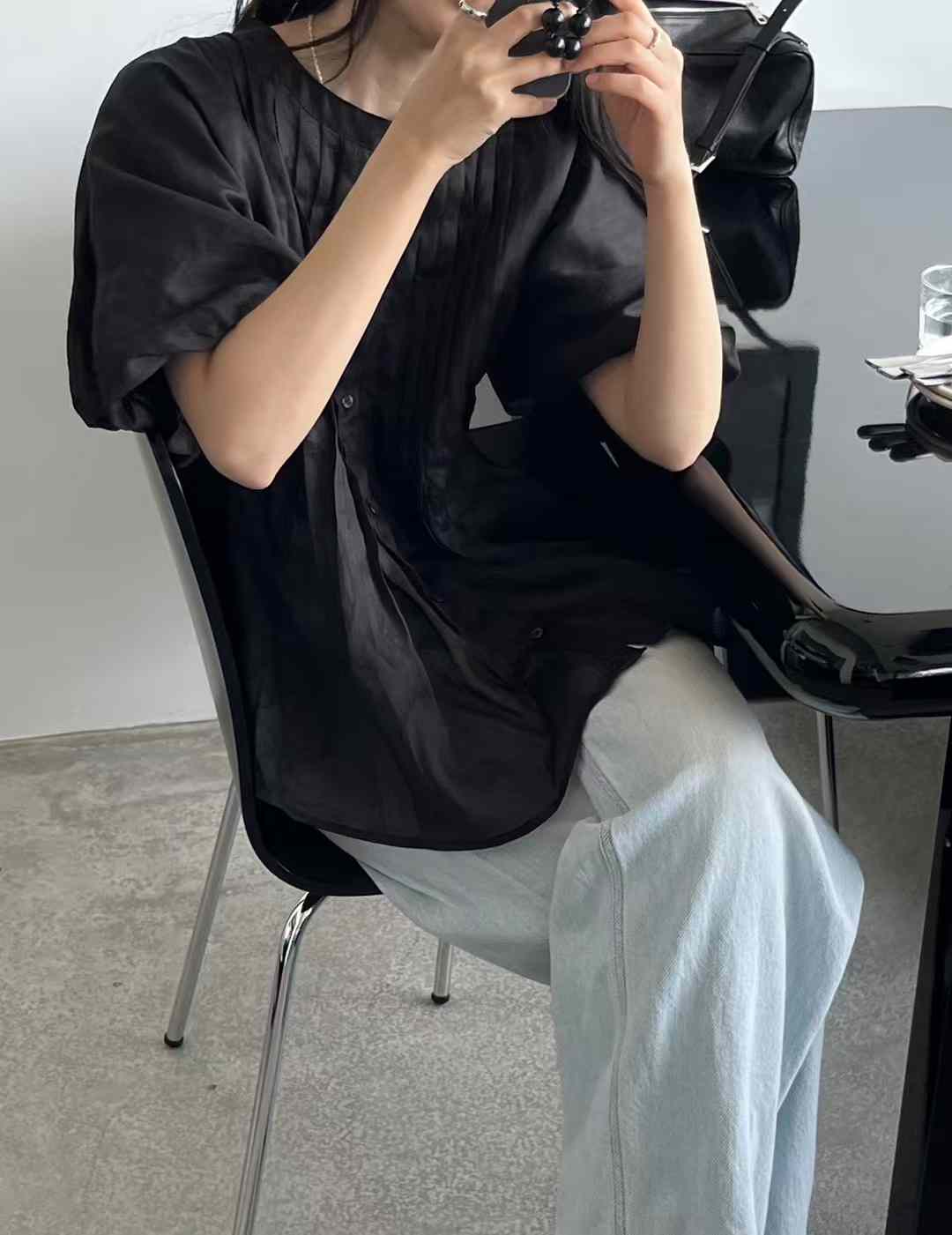 B11.初夏澎袖壓褶上衣