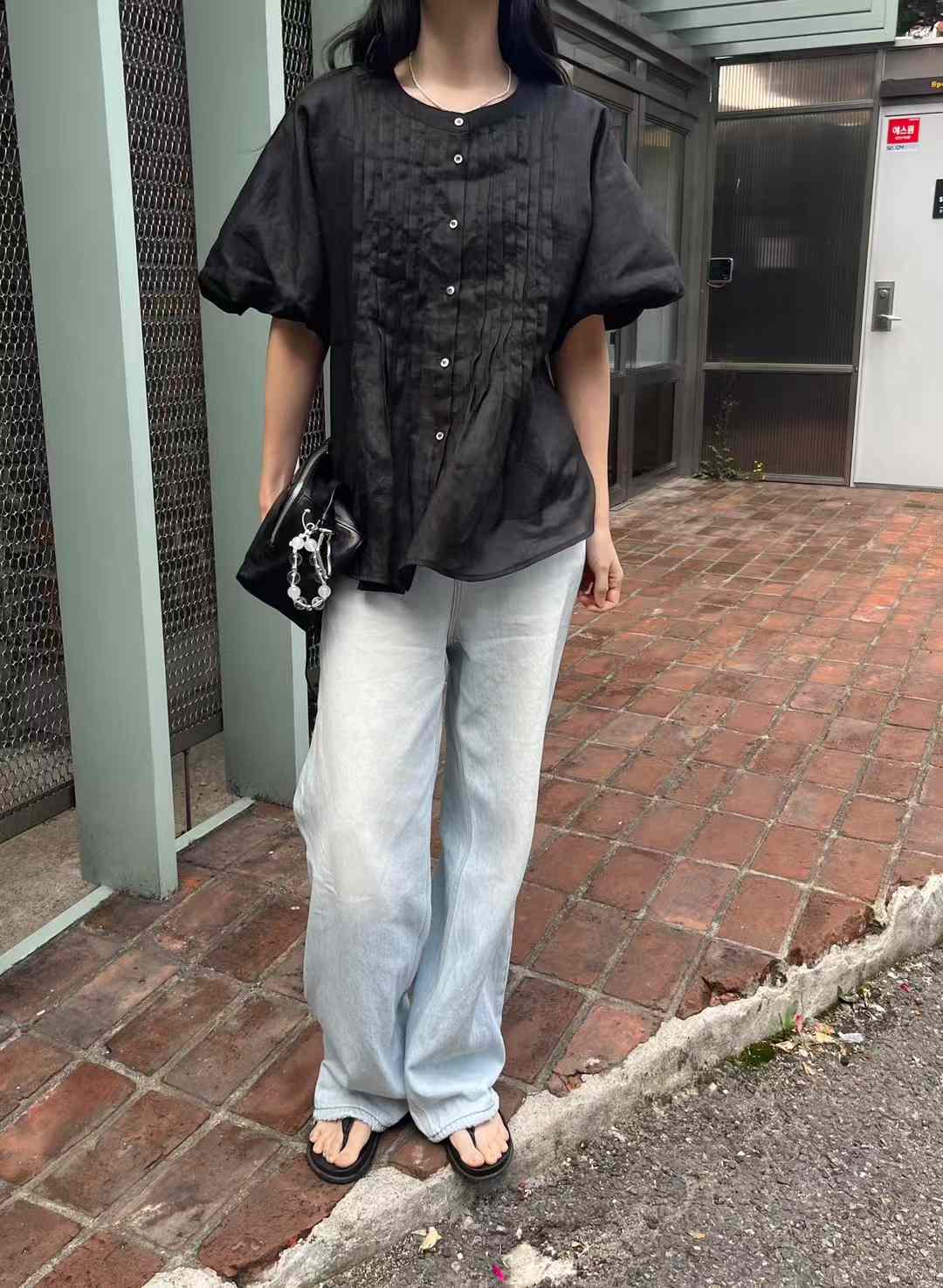 B11.初夏澎袖壓褶上衣