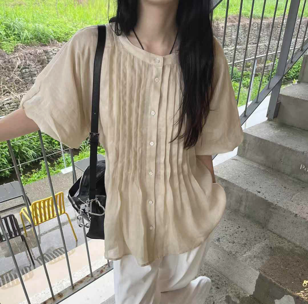 B11.初夏澎袖壓褶上衣