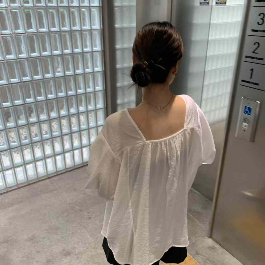 A76.日系清新感方領罩衫