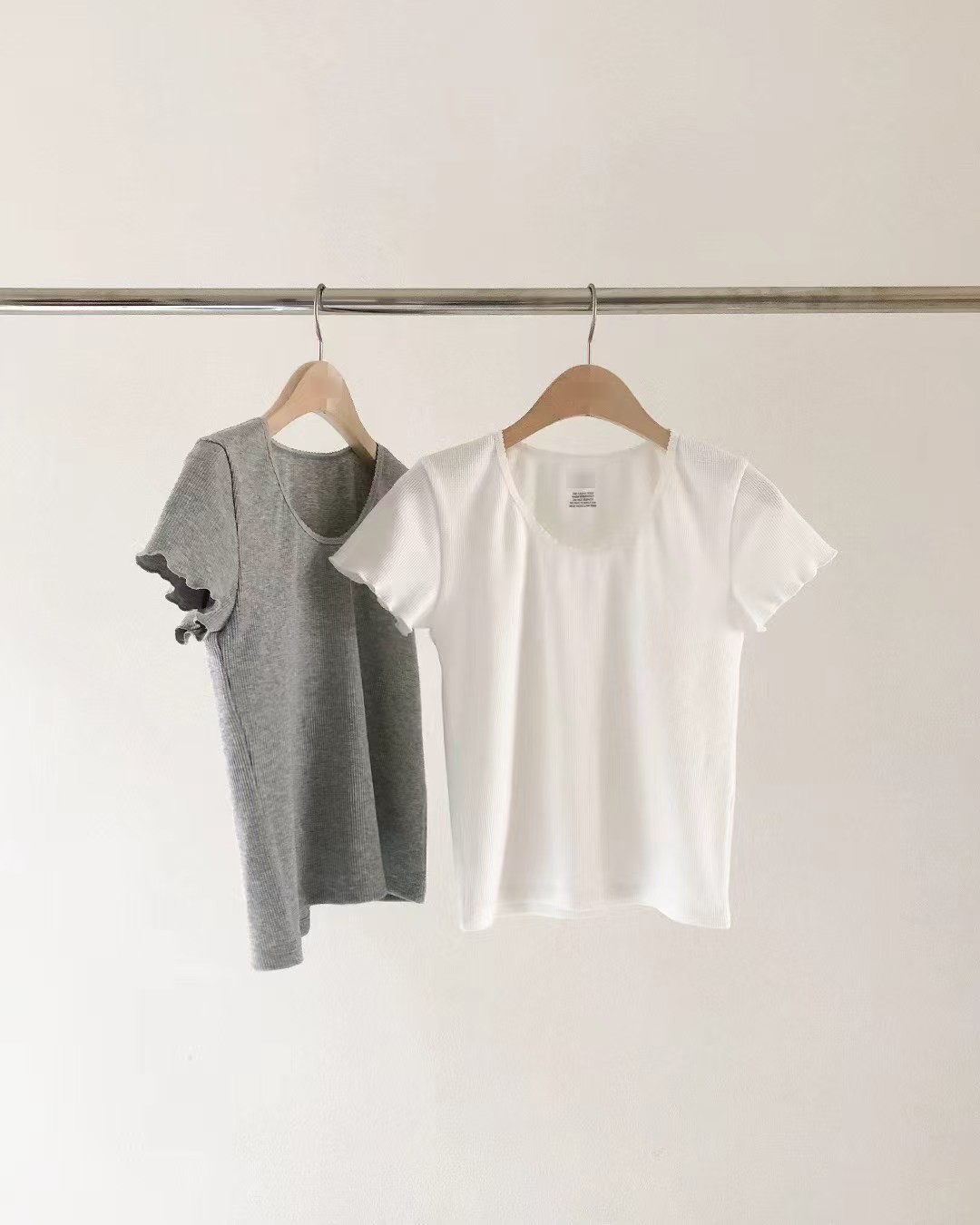 A64.顏值家莫代爾華夫格纖瘦TEE