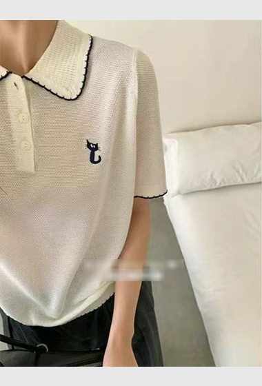 A14.可可家小貓刺繡翻領TEE