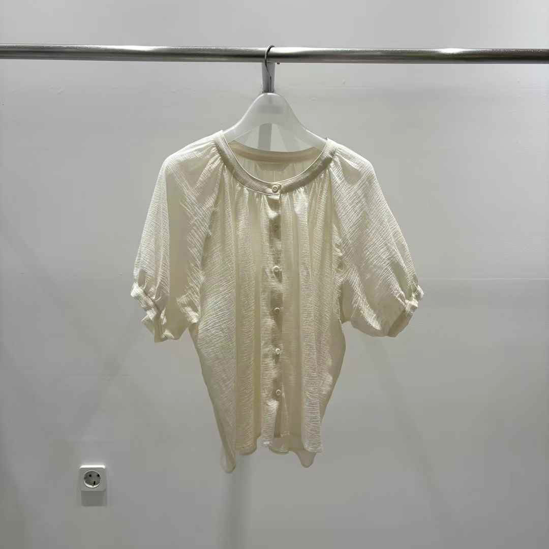 A94.質感家抓皺澎袖上衣