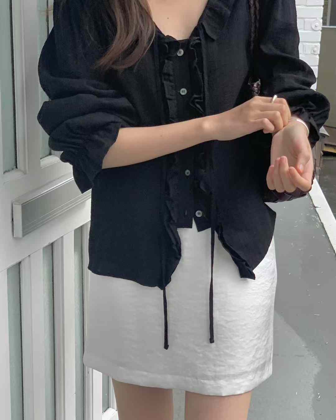 A87.浪漫荷葉領直條緹花上衣