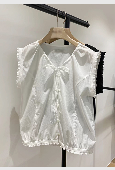 A11.甜美女孩小荷葉滾邊背心