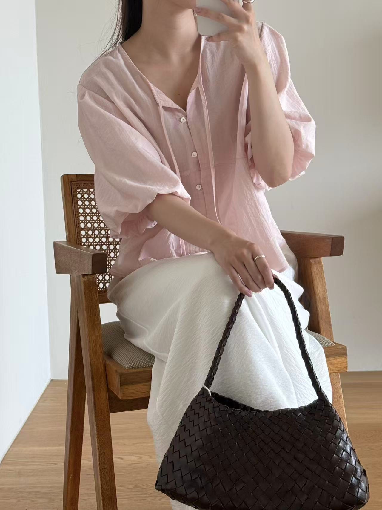 A44.瘦瘦歐膩氣質澎袖上衣
