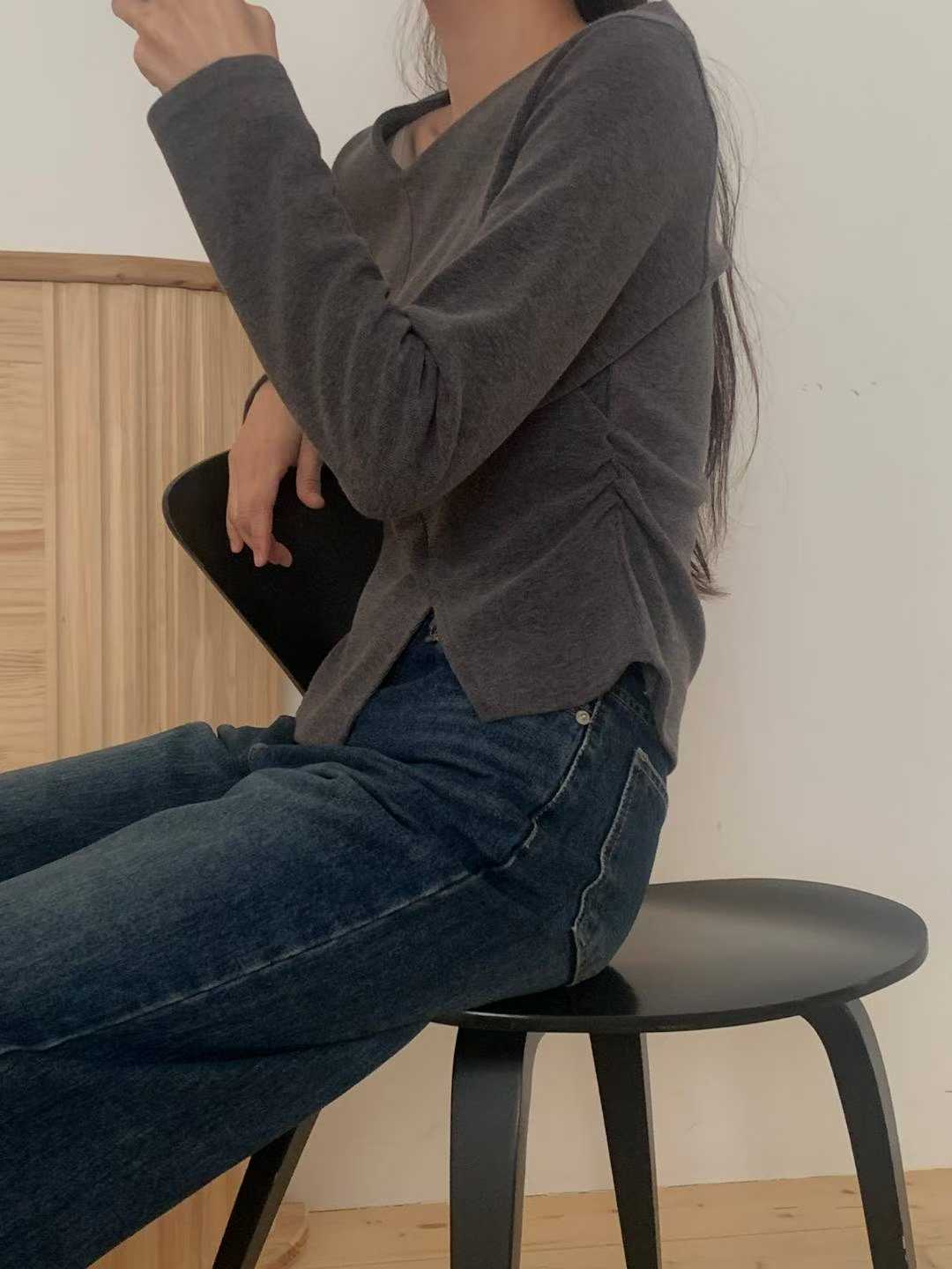 小臉歐膩造型不對稱領口針織上衣