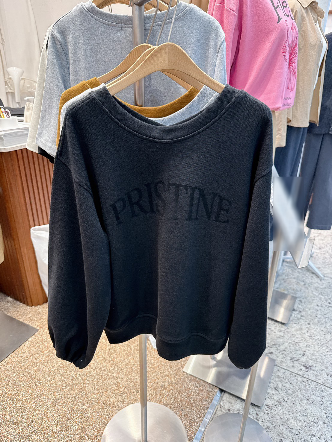 甜美印字花苞袖大學TEE