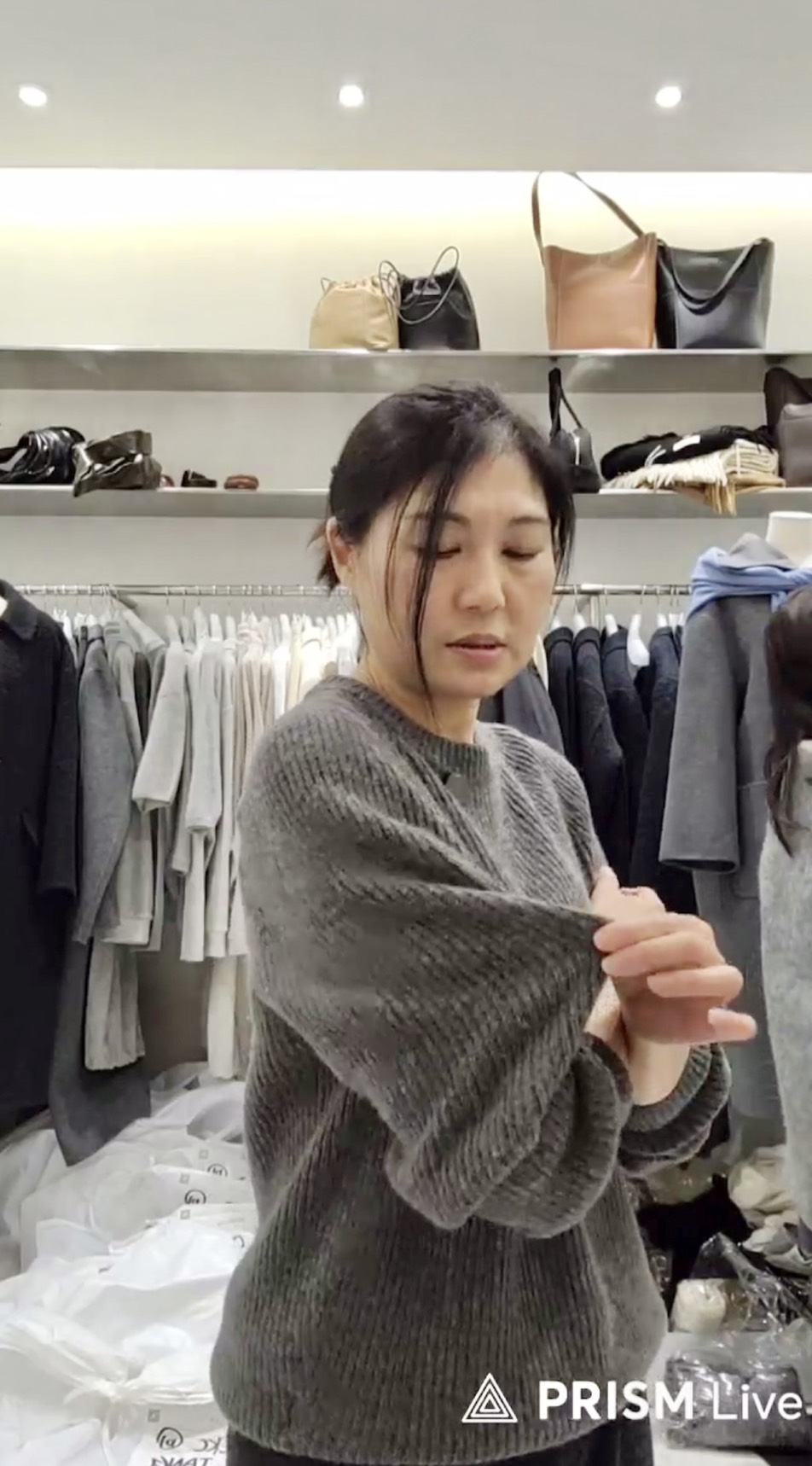 B99.質感家溫暖圓領坑條毛衣