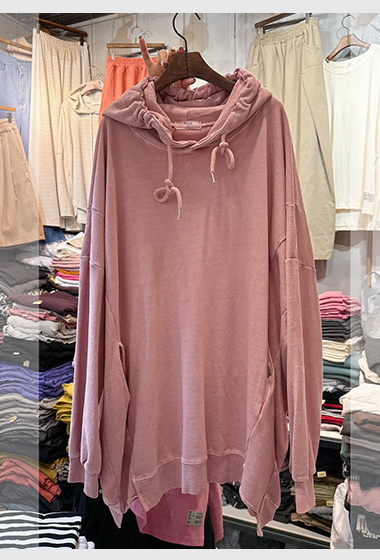 A11.俏皮連帽長版落肩大學TEE