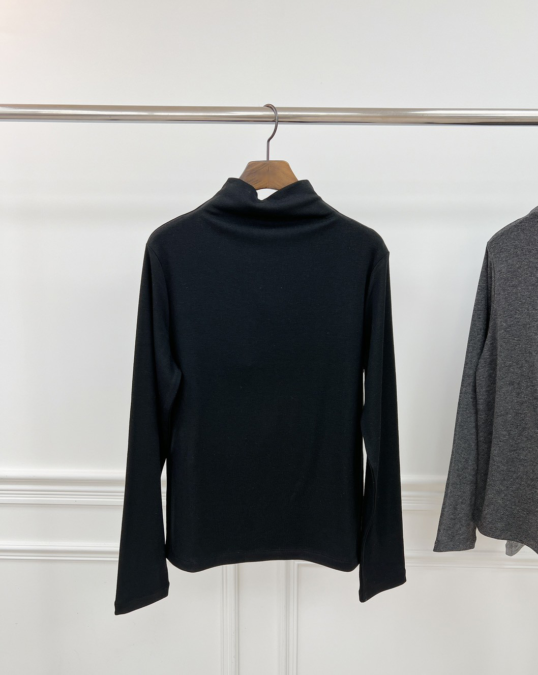 B03.高級灰色系半高領上衣