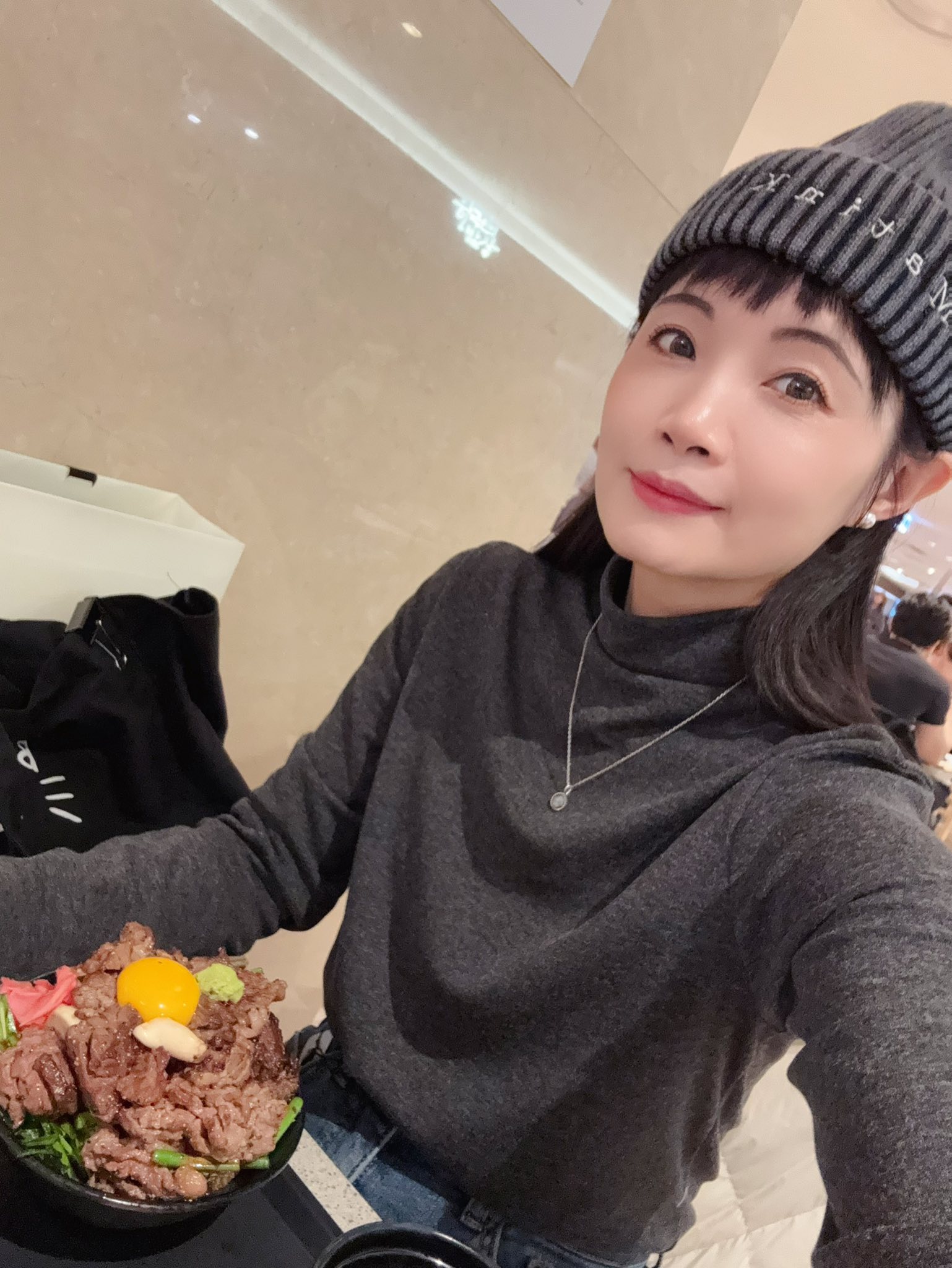 高級灰色系半高領上衣