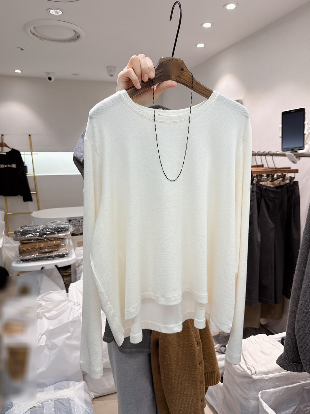 C10.素雅天絲羊毛打底上衣