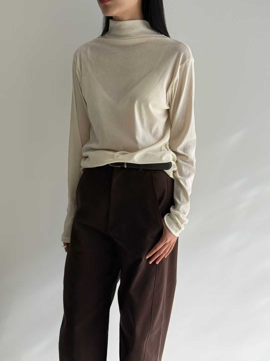 B42.瘦瘦歐膩不刺膚高領上衣