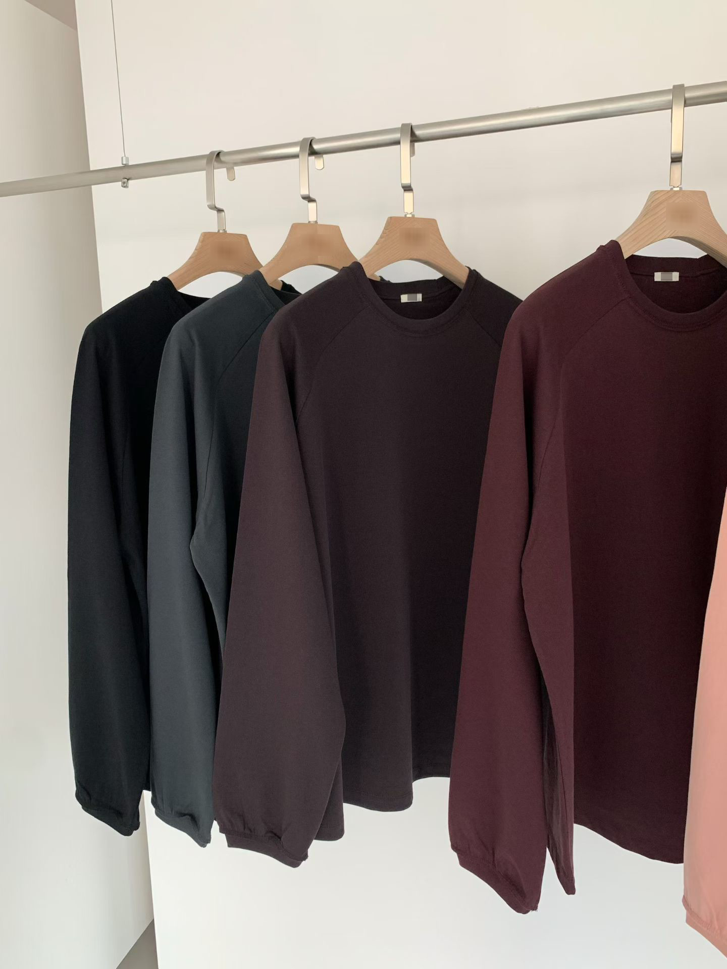 B06.冬日好搭拉克蘭素面長袖TEE