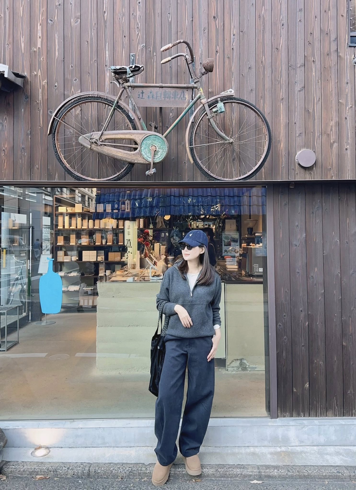 瘦瘦歐膩立領剪接拉鍊毛衣