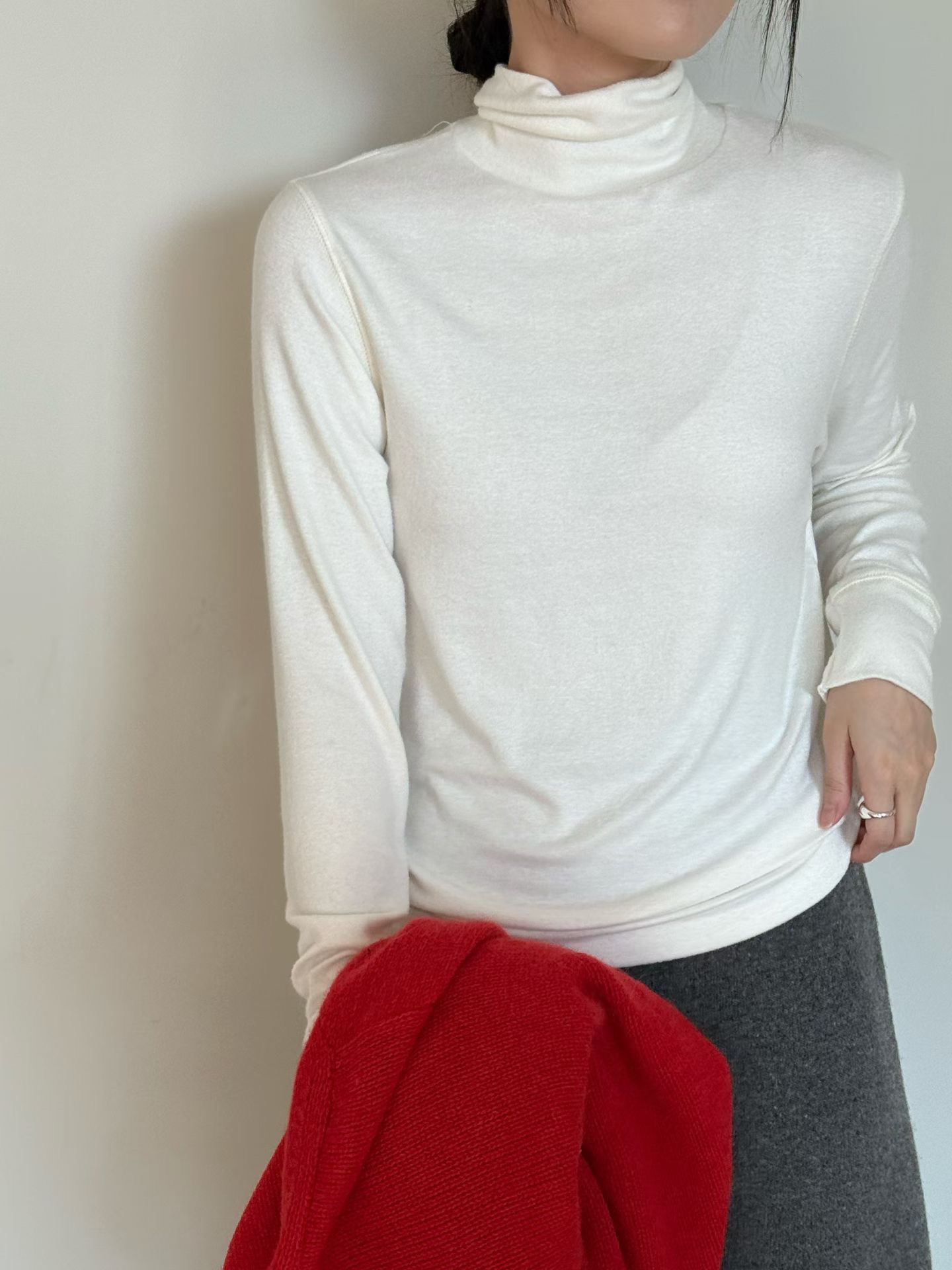 B41.瘦瘦歐膩柔軟彈性高領上衣