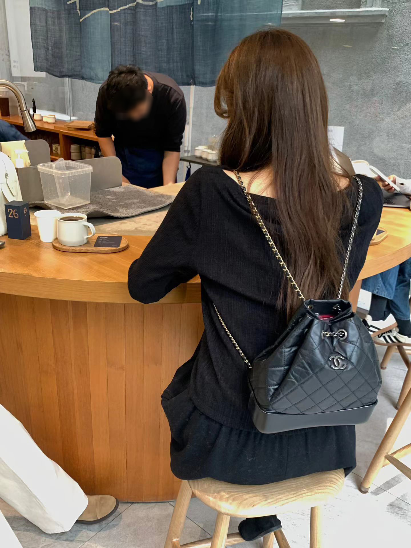 B30.顏值家女孩細坑條上衣