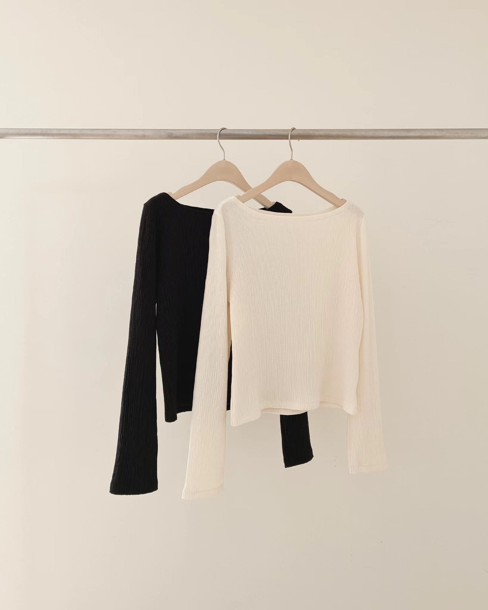 B30.顏值家女孩細坑條上衣