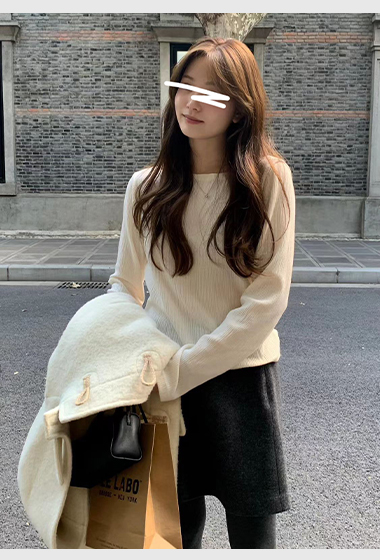 B30.顏值家女孩細坑條上衣