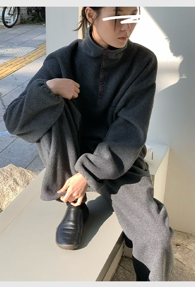 C17.纖瘦家絨面半拉鍊立領上衣