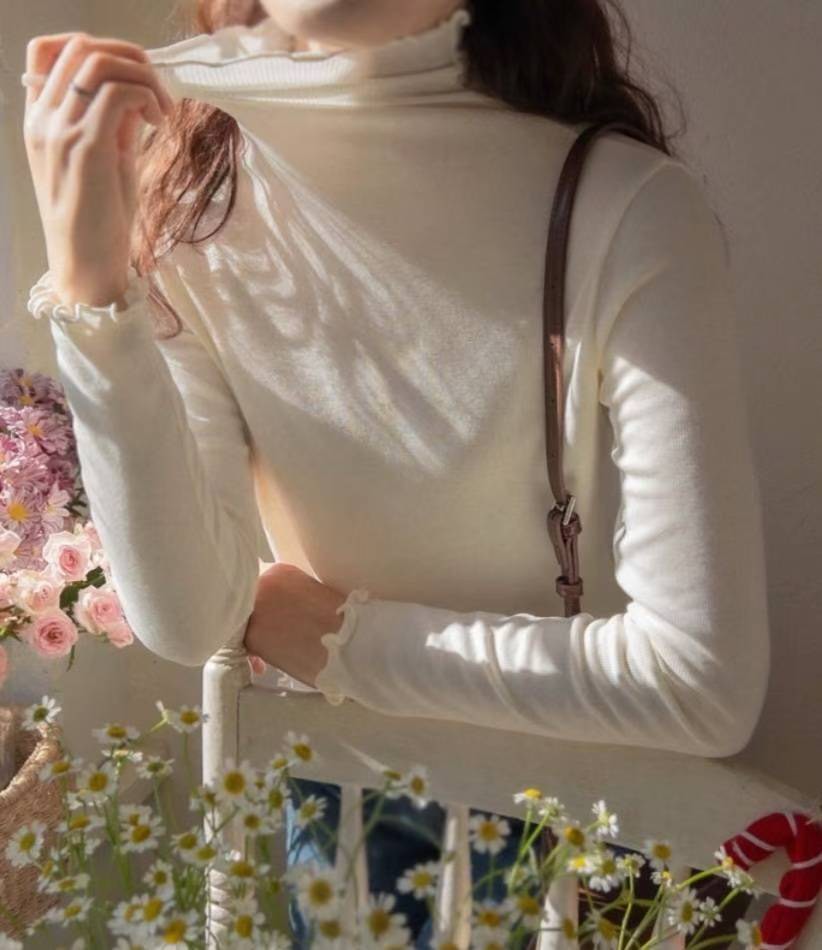 B74.甜美木耳滾邊高領上衣