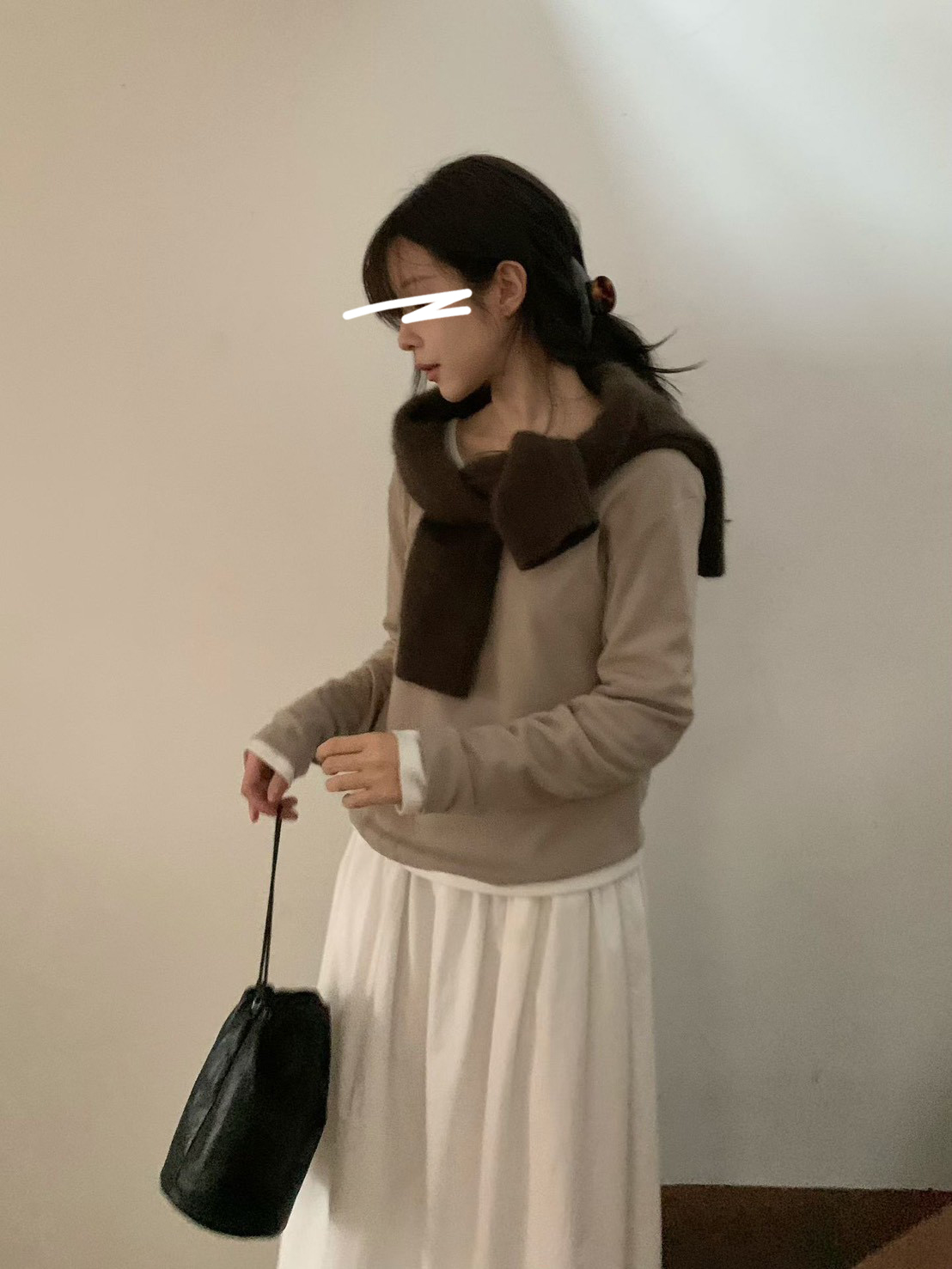 A03.小V家柔軟大U領彈性上衣