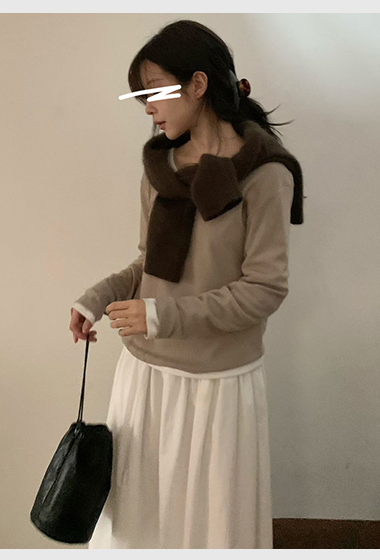 A03.小V家柔軟大U領彈性上衣