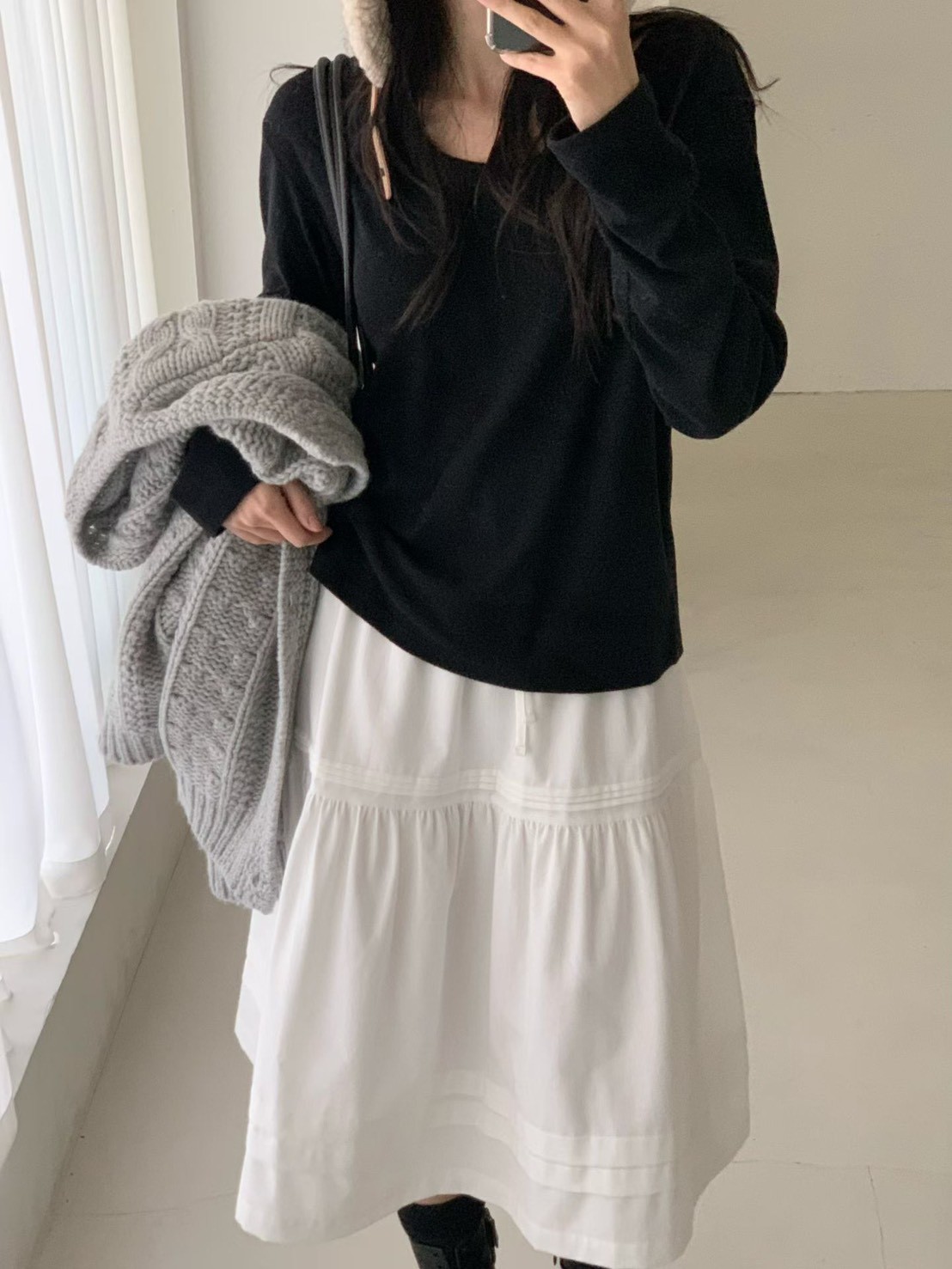 A03.小V家柔軟大U領彈性上衣