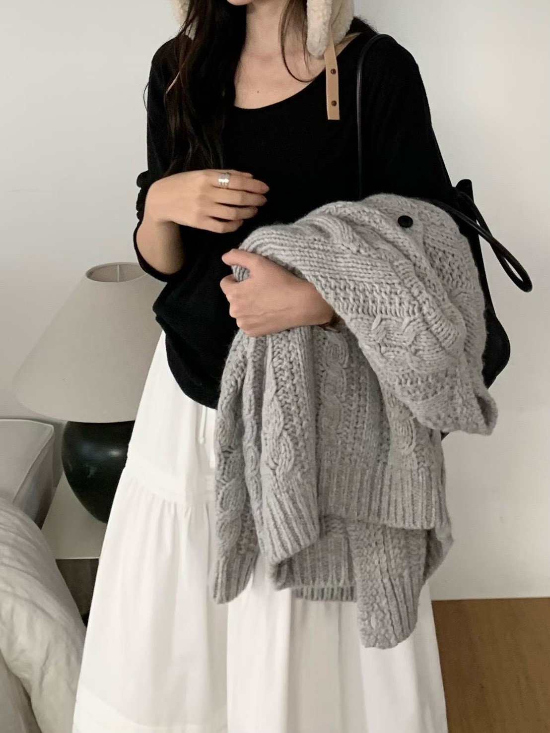 A03.小V家柔軟大U領彈性上衣