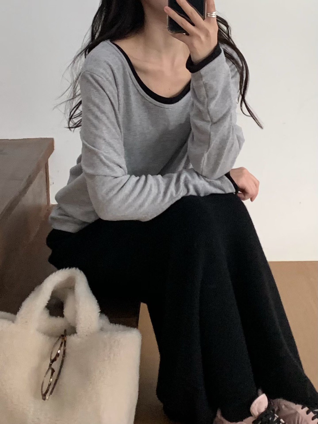 A03.小V家柔軟大U領彈性上衣