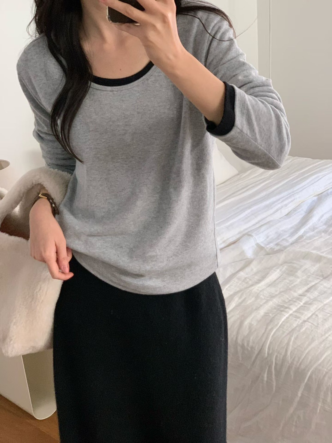 A03.小V家柔軟大U領彈性上衣