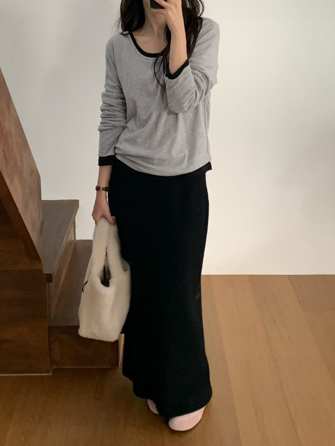 A03.小V家柔軟大U領彈性上衣