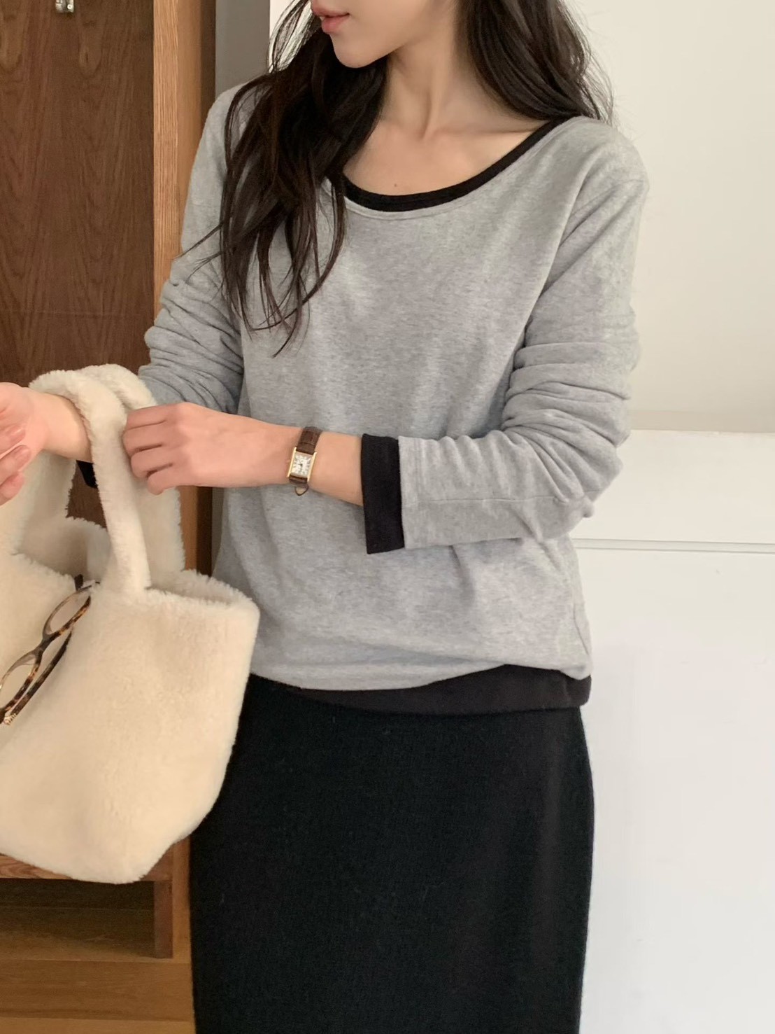 A03.小V家柔軟大U領彈性上衣