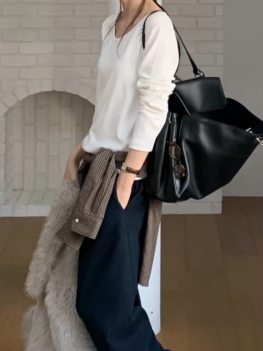 A03.小V家柔軟大U領彈性上衣