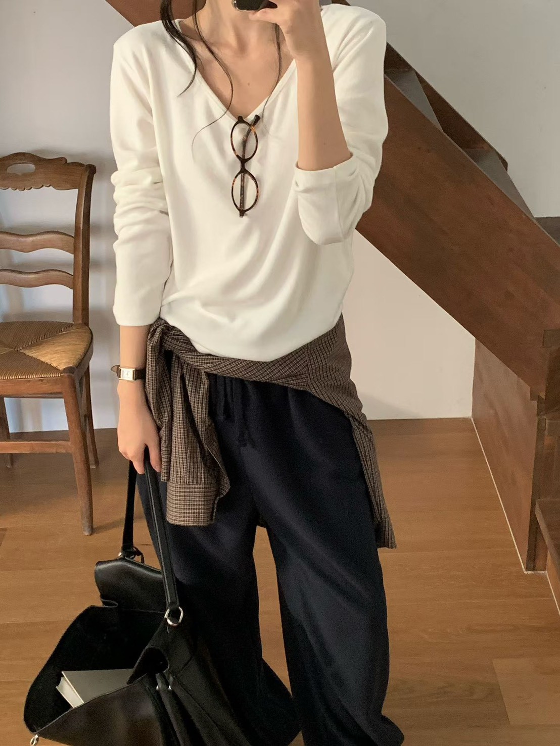 A03.小V家柔軟大U領彈性上衣