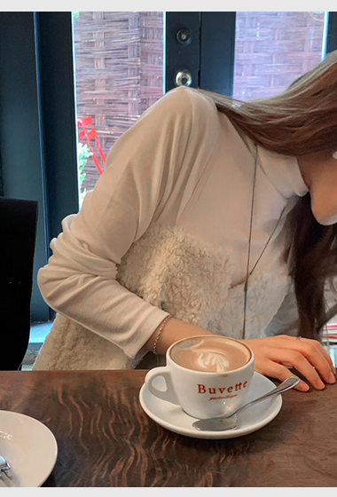 A12.顏值家天絲羊毛高領上衣