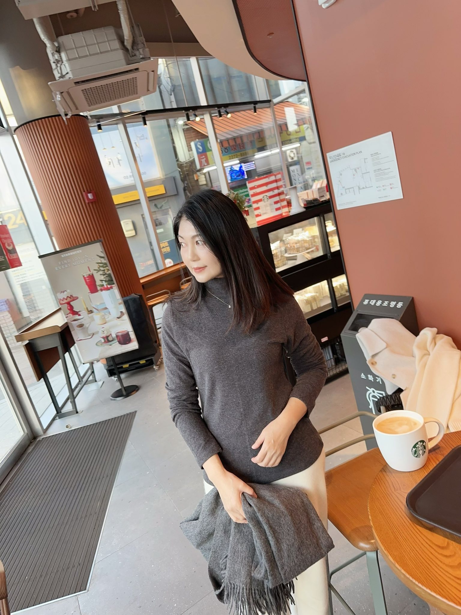 入冬舒適溫柔羊毛高領上衣