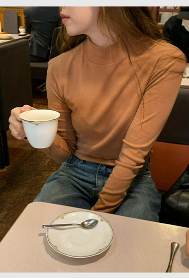 A76.多色素面高領羊毛混紡上衣