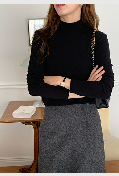 A76.多色素面高領羊毛混紡上衣