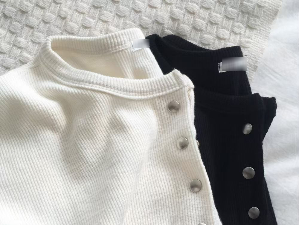 B17.特色半門襟壓釦羅紋上衣