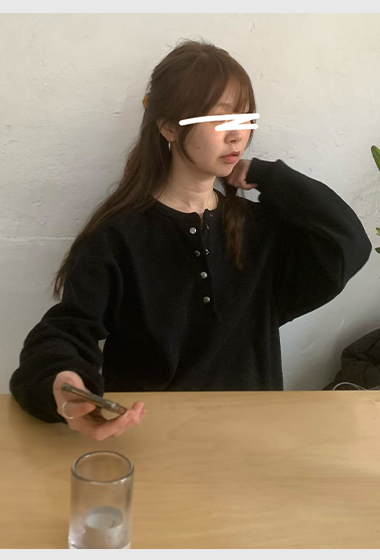 B17.特色半門襟壓釦羅紋上衣