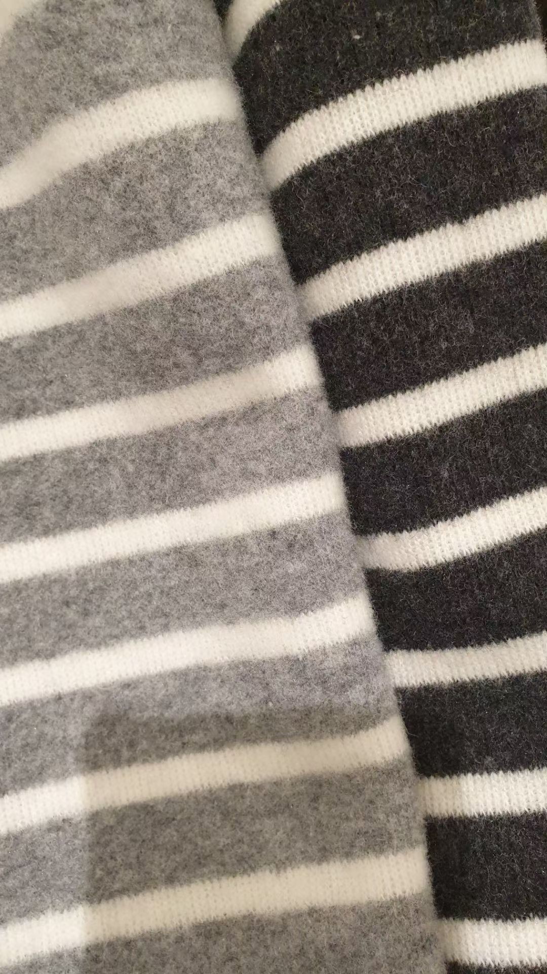 A59.小臉歐膩暖暖條紋毛衣