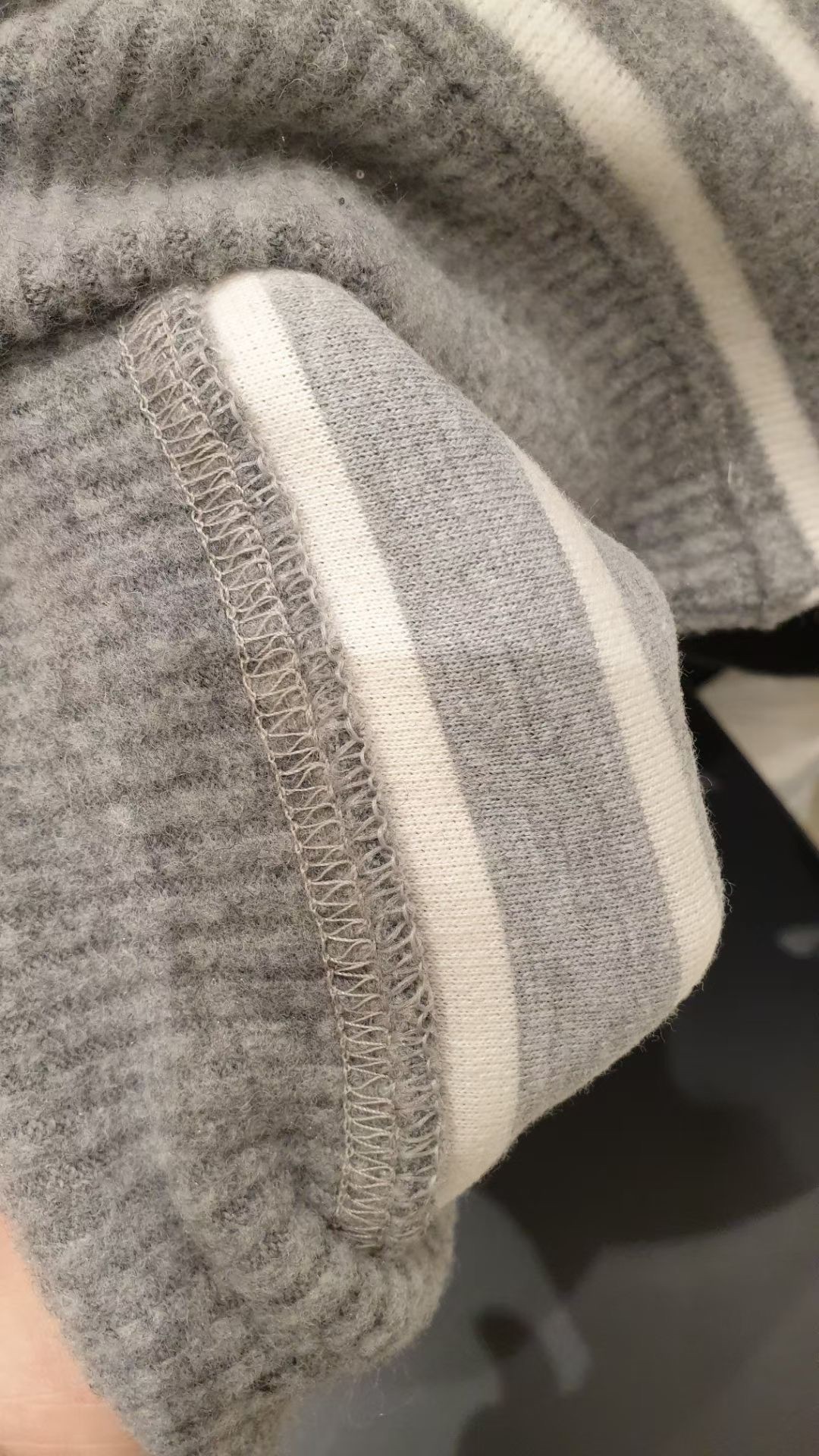 A59.小臉歐膩暖暖條紋毛衣